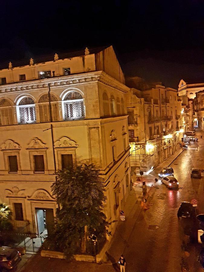 Sweet Home In The City Center Palermo Exterior foto